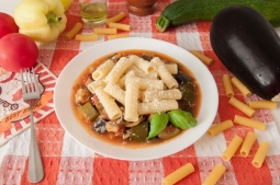 Рожки с рататуем